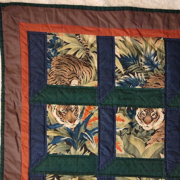 Beautiful Tiger Handmade Small Quilt With Tigers - Picture 3 of 16